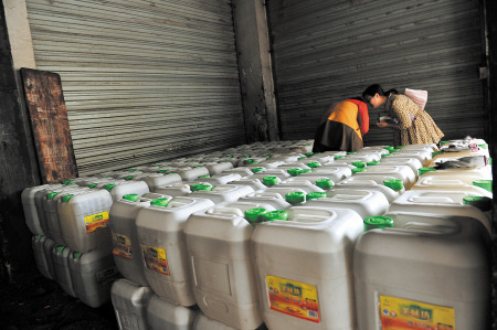 長沙夜宵攤成散裝油“重災區” 預包裝與散裝食品的安全隱憂