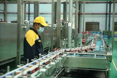 「進(jìn)園區(qū)&middot;看工業(yè)」水城經(jīng)開(kāi)區(qū)貴州初好公司:做足研發(fā)功夫 刺梨加工產(chǎn)品差異化搶占市場(chǎng)